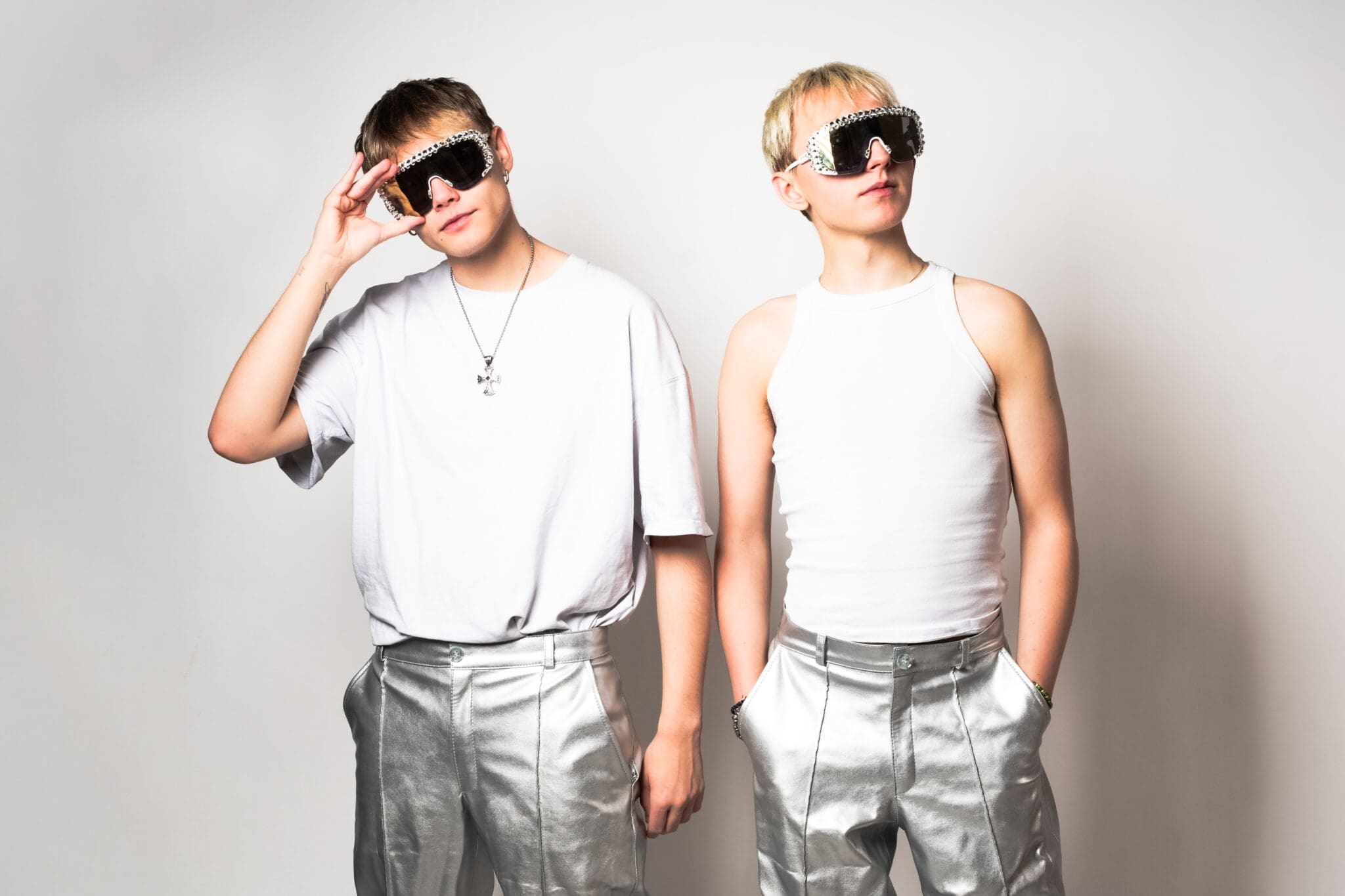 VÆB Affirm Their Pop Credentials With Debut Album ‘VÆBOUT’