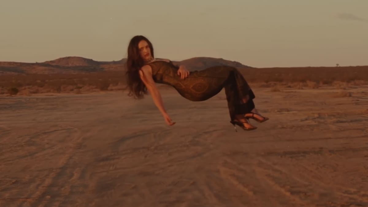 Rosalía Shares Striking ‘Sauvignon Blanc’ Video