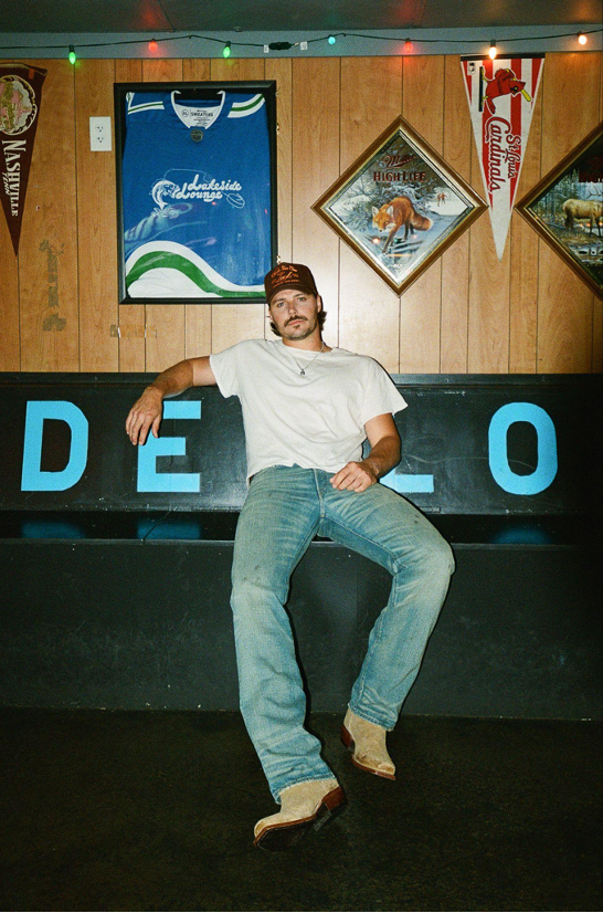 Country Breakout Josh Ross Shares 'Kicked Out Of Bars' Ahead Of UK Tour
