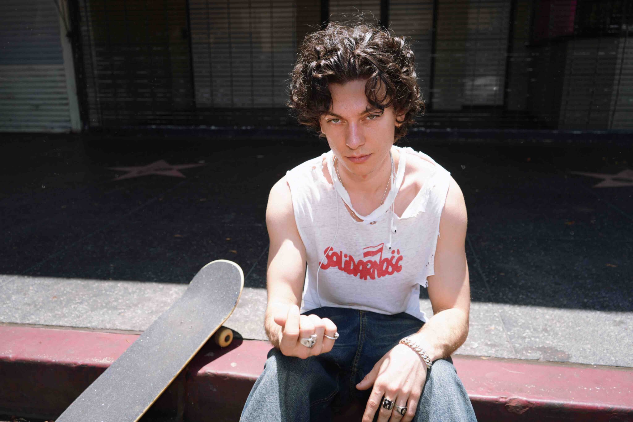 Henry Morris Explores the Lonelier Side of Desire on 'One Night Stand'